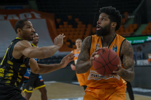 悄然现身 悄然现身