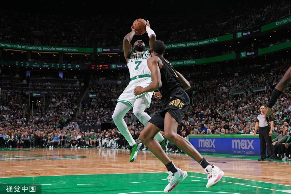 先后破门 先后破门